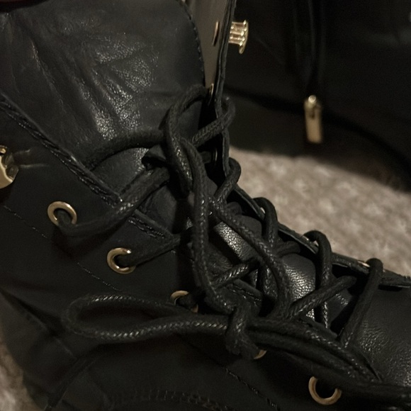 Boots - Picture 6 of 7